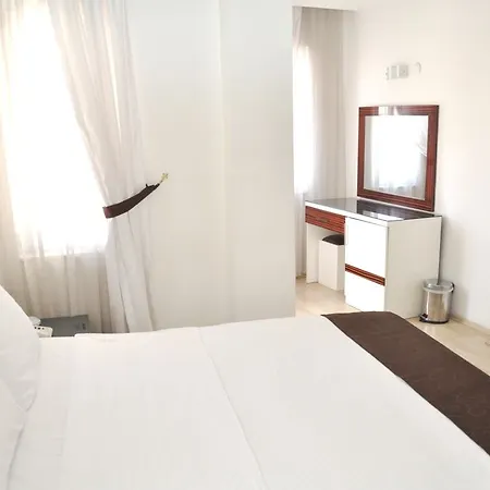 アタラ 3*